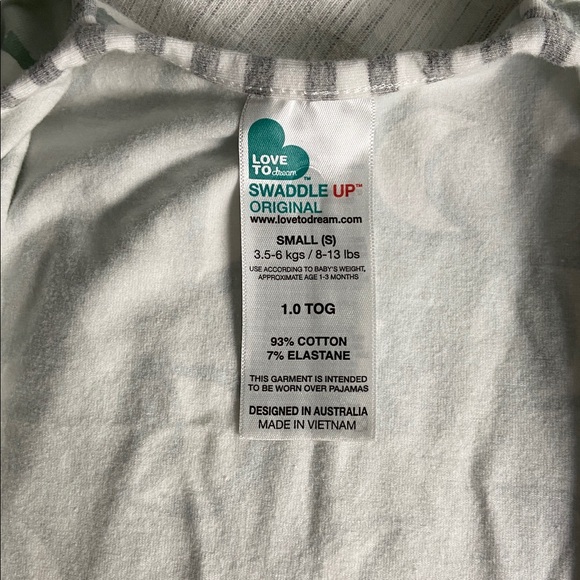 Love to Dream Swaddle Up Green and White Moon print - size small NWOT - Picture 2 of 4